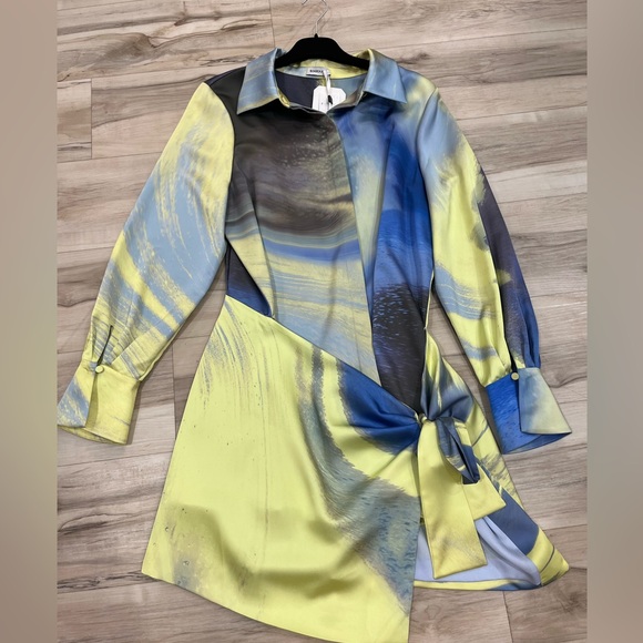 Chic Abstract Long Sleeve Dress in Blue and Yellow